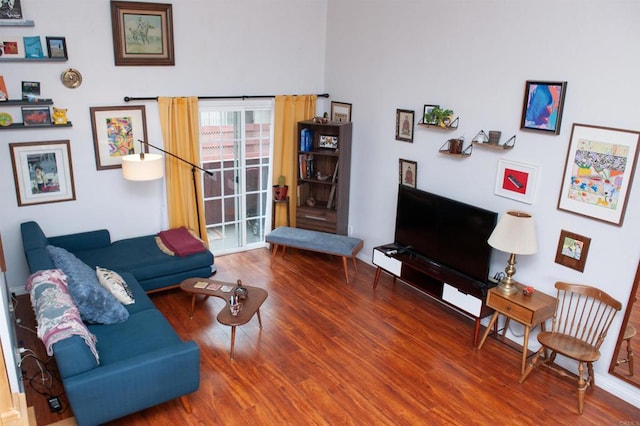 1523 E Windsor Rd Unit 105B, Glendale, CA 91205 - living area featuring wood finished floors