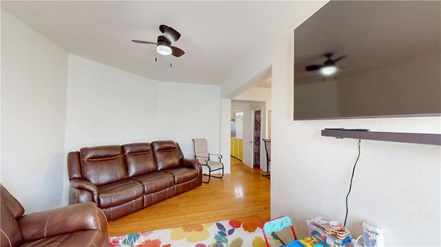 1155 E 58th Dr, Los Angeles, CA 90001 - photo 11