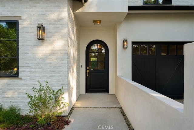 4634 Vesper Ave, Sherman Oaks, CA 91403 - doorway to property featuring stucco siding