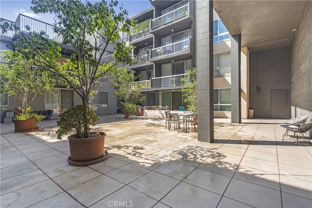 1745 Camino Palmero St Unit 107, Los Angeles, CA 90046 - view of patio / terrace