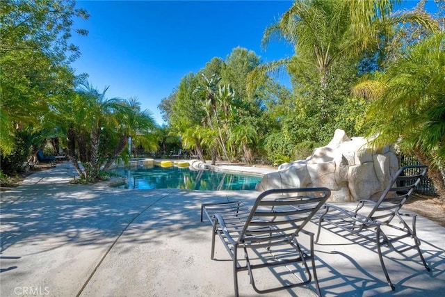 35450 Calle Nopal, Temecula, CA 92592 - swimming pool with a patio area