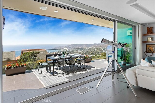 1088 Del Mar Ave, Laguna Beach, CA 92651 - balcony with outdoor dining area and a water view