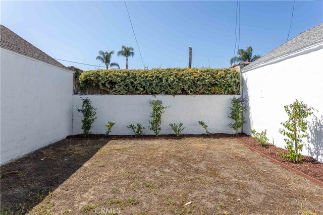 1116 W 80th St, Los Angeles, CA 90044 - view of yard