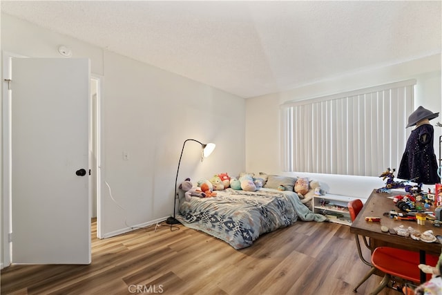 819 Shade Tree Ln, Fallbrook, CA 92028 - bedroom featuring wood finished floors