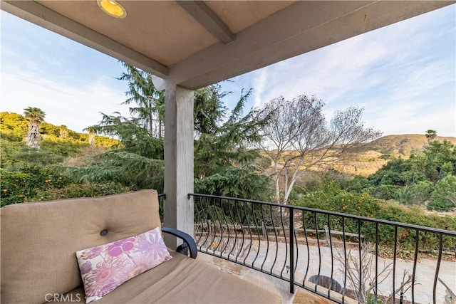26525 Carancho Rd, Temecula, CA 92590 - balcony featuring a mountain view