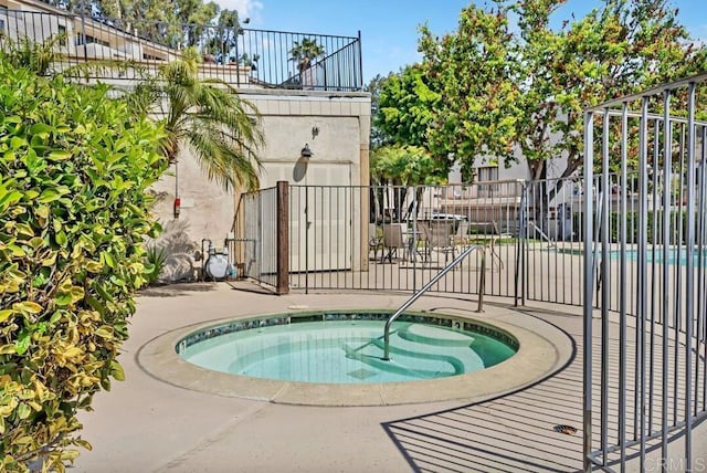 368 Travelodge Dr, El Cajon, CA 92020 - view of pool featuring a hot tub