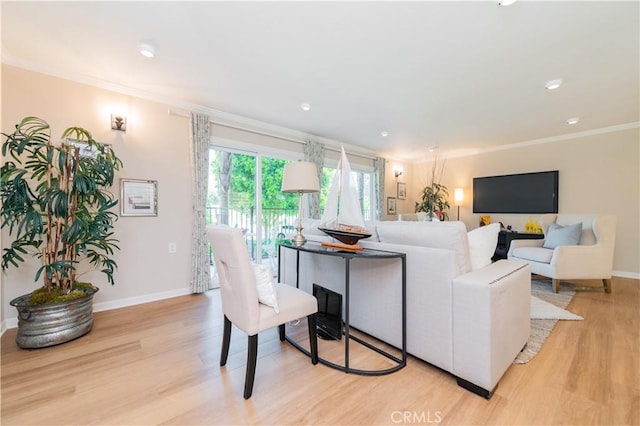 3438 Bahia Blanca W Unit B, Laguna Woods, CA 92637 - living room with light wood finished floors, ornamental molding, baseboards, and recessed lighting
