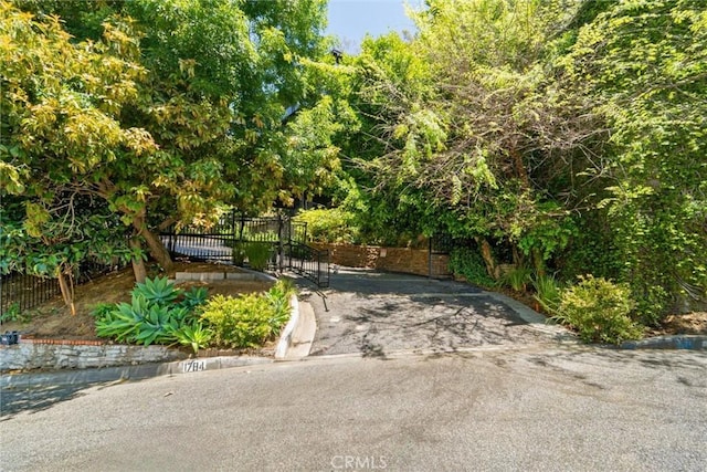 1782 Viewmont Dr, Los Angeles, CA 90069 - photo 39