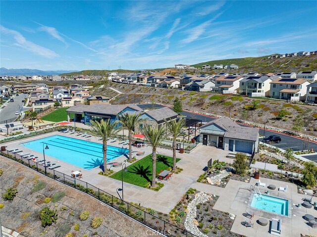18171 Hedgerow Way, Saugus, CA 91350 - community pool with a residential view and a community hot tub