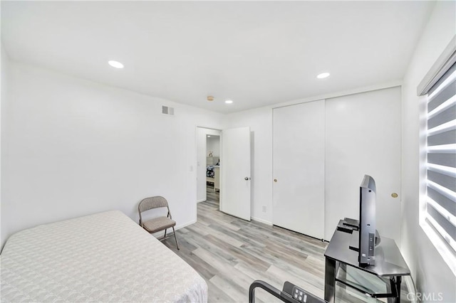 7035 Jon Allan Dr, North Hollywood, CA 91605 - bedroom featuring light wood finished floors, recessed lighting, a closet, and baseboards