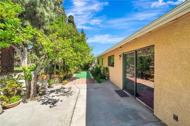 7035 Jon Allan Dr, North Hollywood, CA 91605 - view of patio