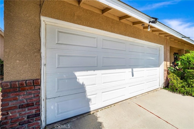 7035 Jon Allan Dr, North Hollywood, CA 91605 - garage featuring driveway