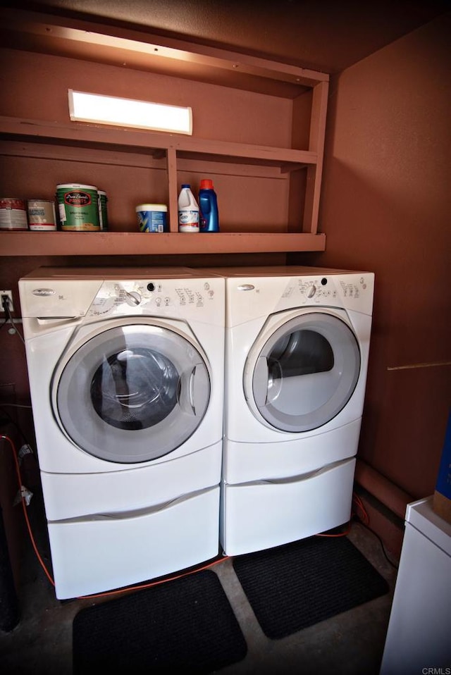 10908 Avenida Playa Veracruz, San Diego, CA 92124 - laundry room with washing machine and dryer