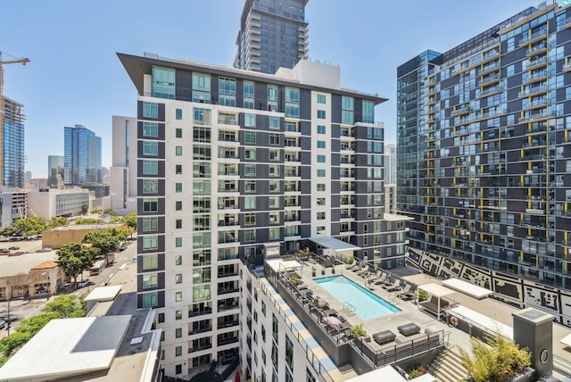 425 W Beech St Unit 1251, San Diego, CA 92101 - view of property with a view of city and a community pool