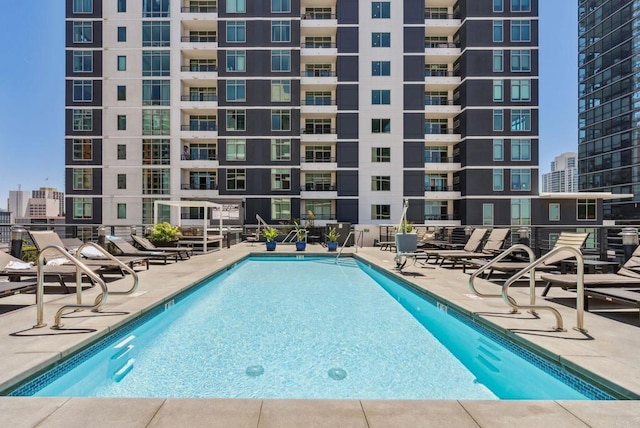 425 W Beech St Unit 1251, San Diego, CA 92101 - community pool with a patio area and a view of city
