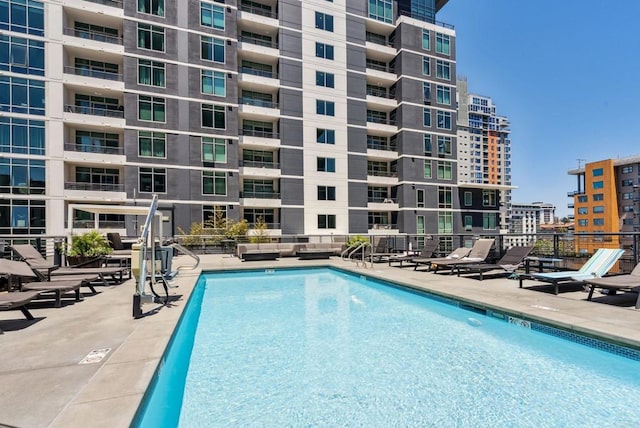 425 W Beech St Unit 1251, San Diego, CA 92101 - community pool featuring a patio