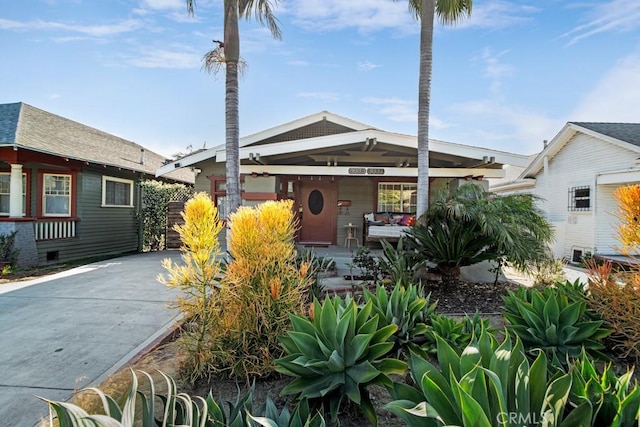 3031 4th Ave, Los Angeles, CA 90018 - bungalow-style home with a porch