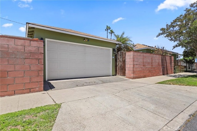 11900 Covello St, North Hollywood, CA 91605 - garage with a gate