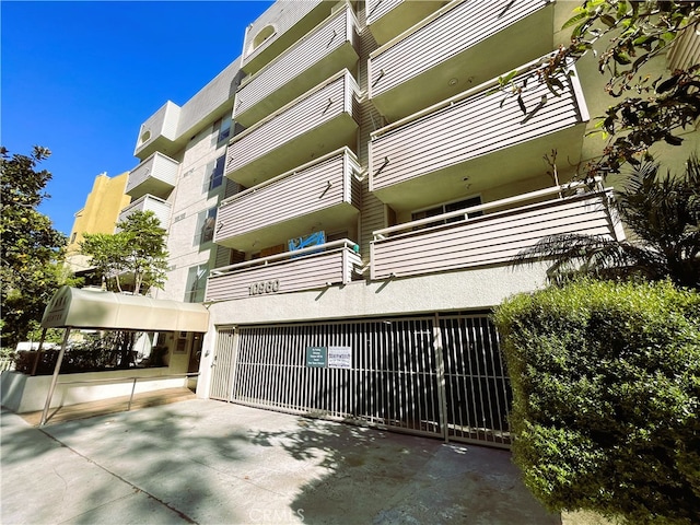 10960 Ashton Ave Unit 307, Los Angeles, CA 90024 - view of apartment building / complex