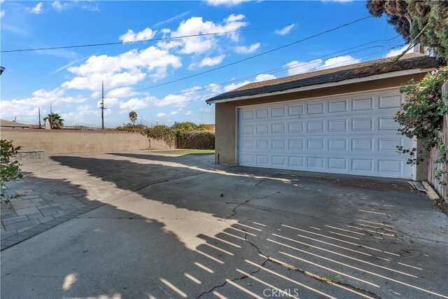 1144 Magnolia Ave, Gardena, CA 90247 - view of garage