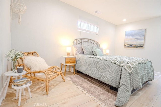 417 E 44th Way, Long Beach, CA 90807 - bedroom featuring light wood-type flooring, baseboards, and recessed lighting