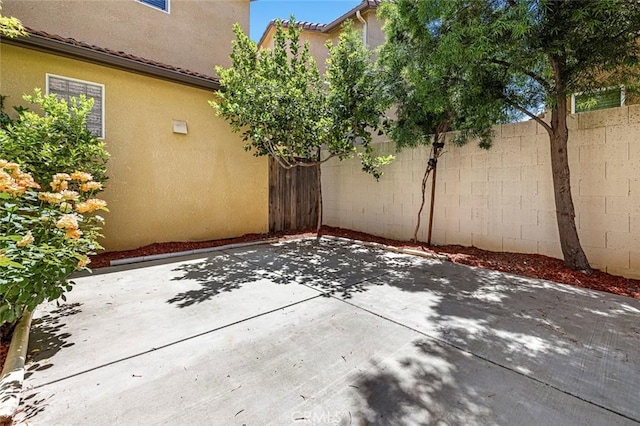 1587 N Strada Way, Clovis, CA 93619 - view of patio / terrace