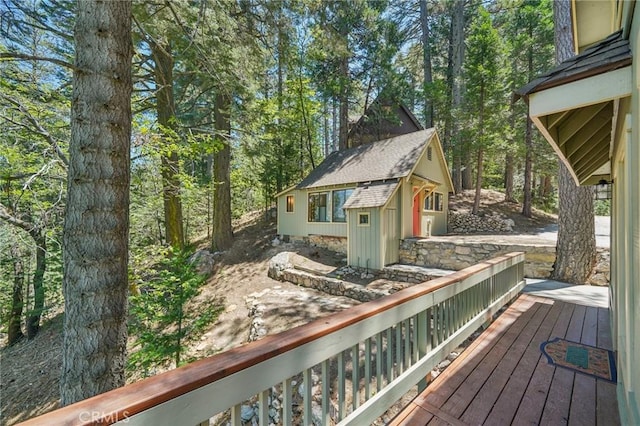 551 Raccoon Ct, Lake Arrowhead, CA 92352 - deck with an outdoor structure
