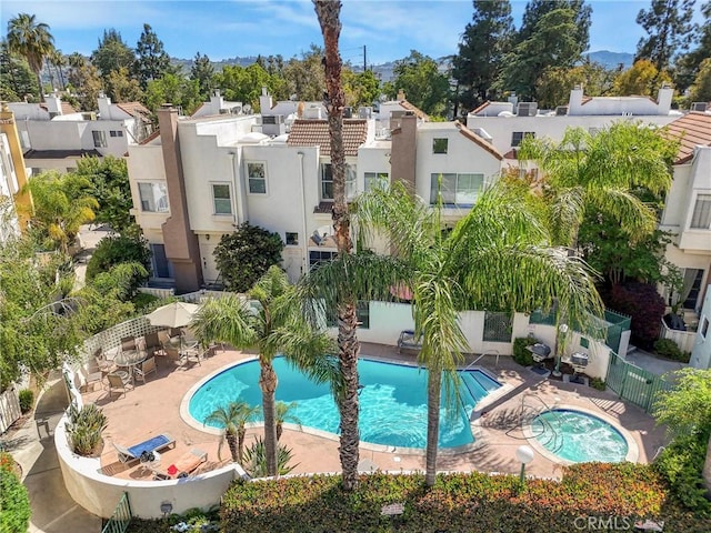 14347 Albers St Unit 207, Sherman Oaks, CA 91401 - community pool with a residential view and a patio area