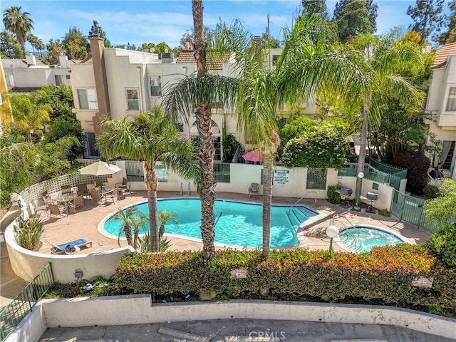 14347 Albers St Unit 207, Sherman Oaks, CA 91401 - community pool featuring a hot tub and a patio
