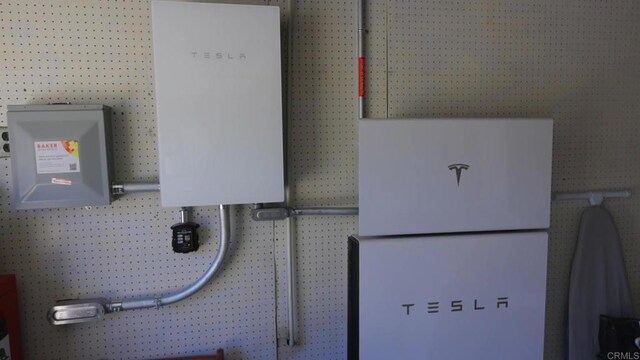 13356 Corte De Chucena, San Diego, CA 92128 - garage view of a power storage unit