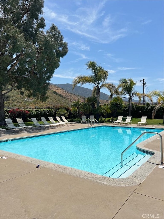 167 Camino Leon, Camarillo, CA 93012 - community pool with a mountain view and a patio area