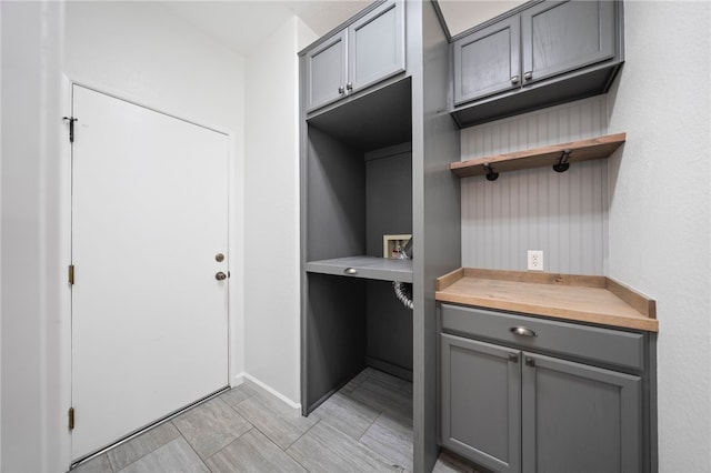 29083 Bent Tree Dr, Murrieta, CA 92563 - mudroom with baseboards