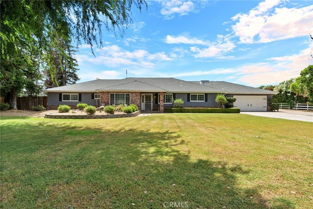 9331 E Mesa Ave, Clovis, CA 93619 - photo 1