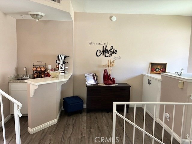 2249 Montrose Ave Unit 7, Montrose, CA 91020 - bar with wood finished floors, a sink, and baseboards