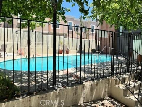 2249 Montrose Ave Unit 7, Montrose, CA 91020 - community pool with a patio