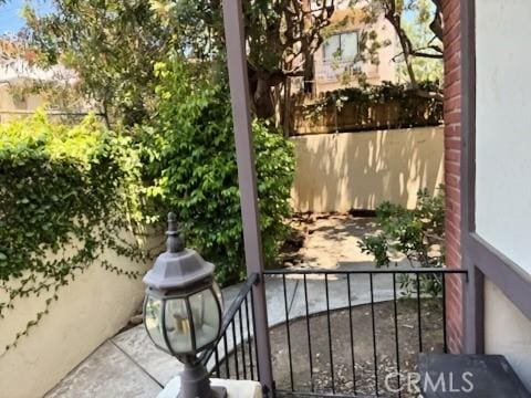 2249 Montrose Ave Unit 7, Montrose, CA 91020 - balcony featuring grilling area