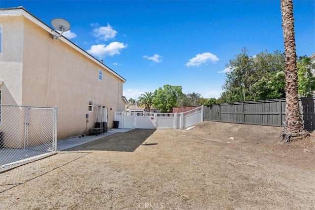 26273 Palm Tree Ln, Murrieta, CA 92563 - view of yard featuring a gate