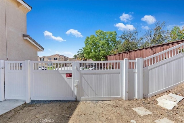 26273 Palm Tree Ln, Murrieta, CA 92563 - view of gate
