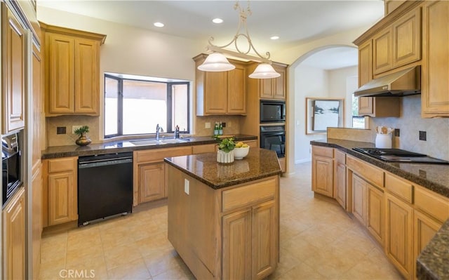 570 Jenny Pl, Arroyo Grande, CA 93420 - kitchen featuring under cabinet range hood, black appliances, a sink, a center island, and arched walkways