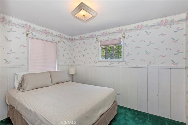 681 Chipmunk Ln, Big Bear Lake, CA 92315 - bedroom featuring wainscoting and wallpapered walls