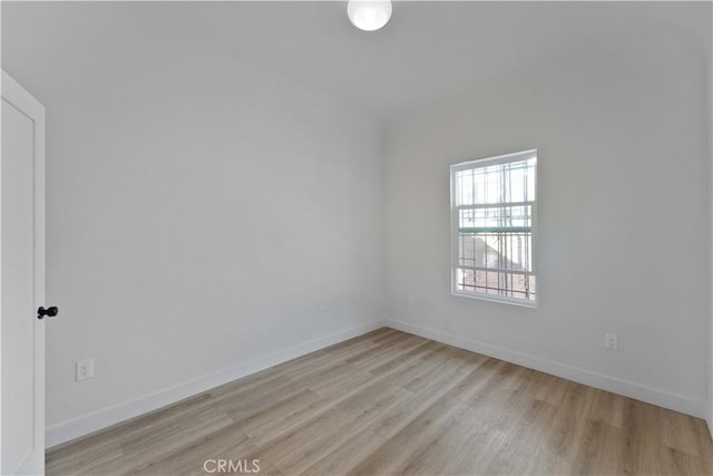 752 E 17th St, Los Angeles, CA 90021 - spare room with light wood-type flooring and baseboards
