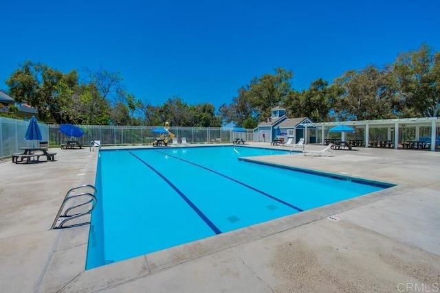 543 Boysenberry Way, Oceanside, CA 92057 - community pool with a patio area