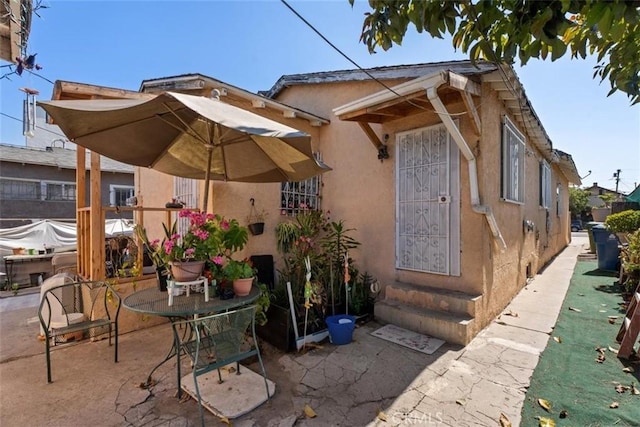 4415 Mettler St Unit 4413, Los Angeles, CA 90011 - view of patio with entry steps