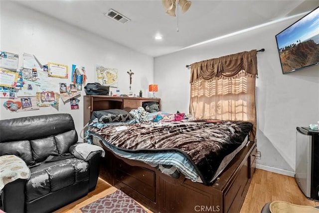 4415 Mettler St Unit 4413, Los Angeles, CA 90011 - bedroom with light wood-type flooring and recessed lighting