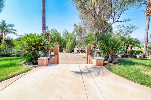 6116 Chadbourne Ave, Riverside, CA 92505 - gate featuring a yard