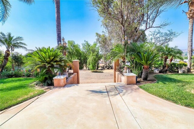 6116 Chadbourne Ave, Riverside, CA 92505 - view of concrete surface