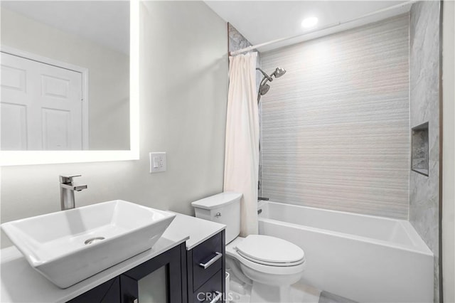 308 S Cabrillo Ave Unit 3, San Pedro, CA 90731 - full bath featuring vanity, shower / bath combo, and toilet