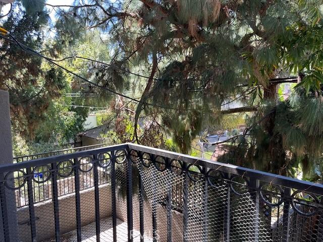 585 N Rossmore Ave Unit 209, Los Angeles, CA 90004 - view of balcony