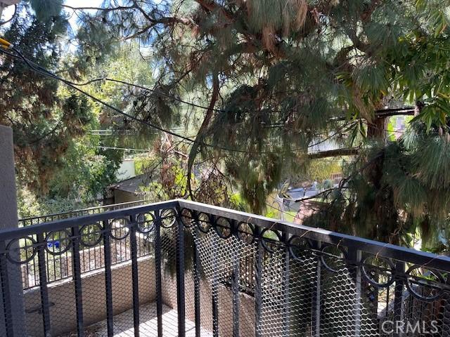 585 N Rossmore Ave Unit 209, Los Angeles, CA 90004 - view of balcony