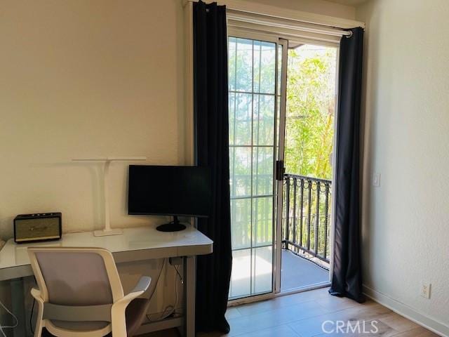 585 N Rossmore Ave Unit 209, Los Angeles, CA 90004 - home office featuring baseboards
